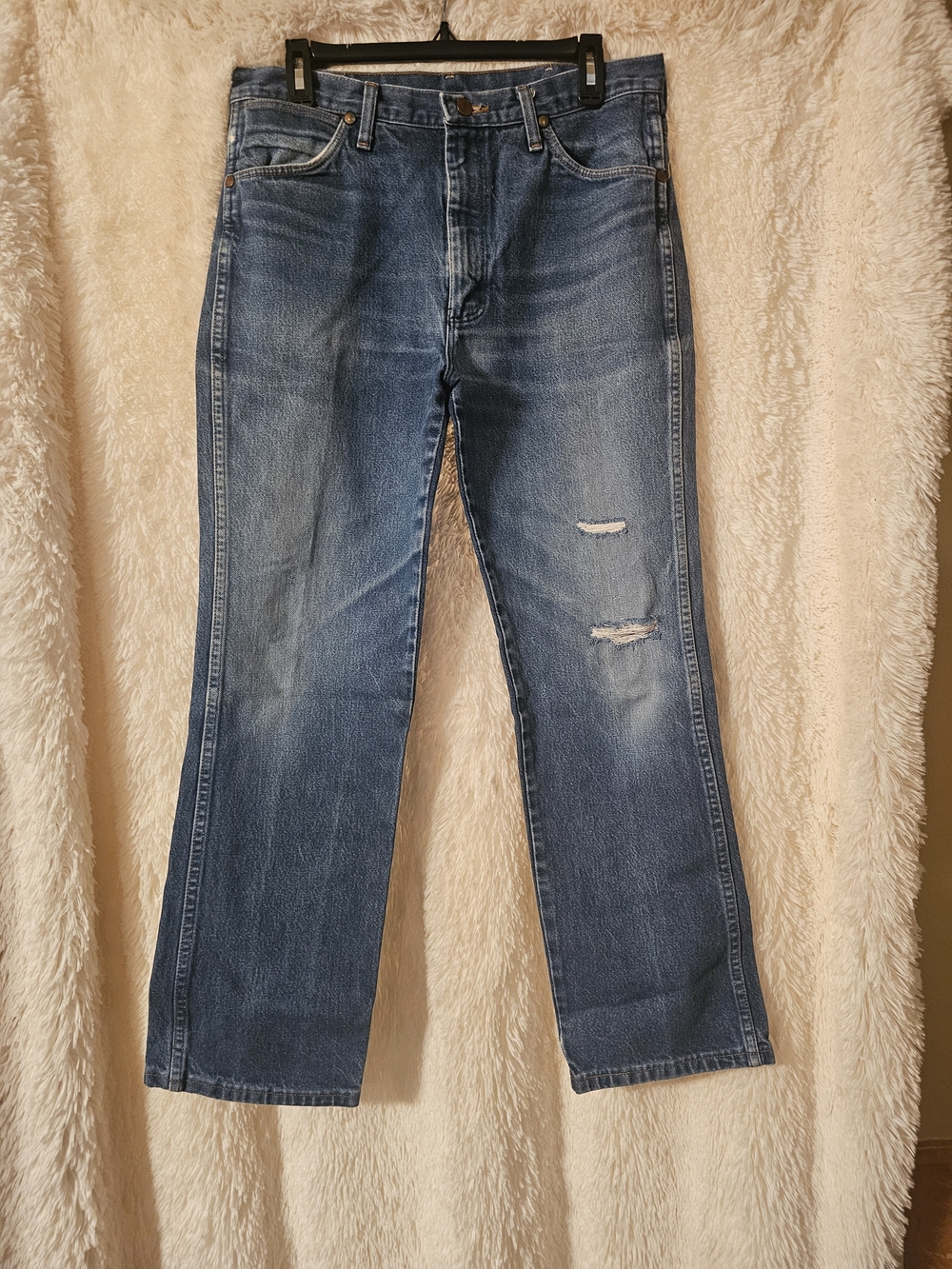 Wrangler Men's Faded Distressed Blue Straight Jeans